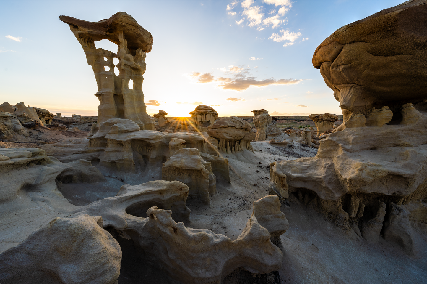 Museum-Quality Matte Paper Poster- "Alien Throne", Bisti/De-Na-Zin Wilderness, New Mexico, USA 30x45 cm / 12x18″